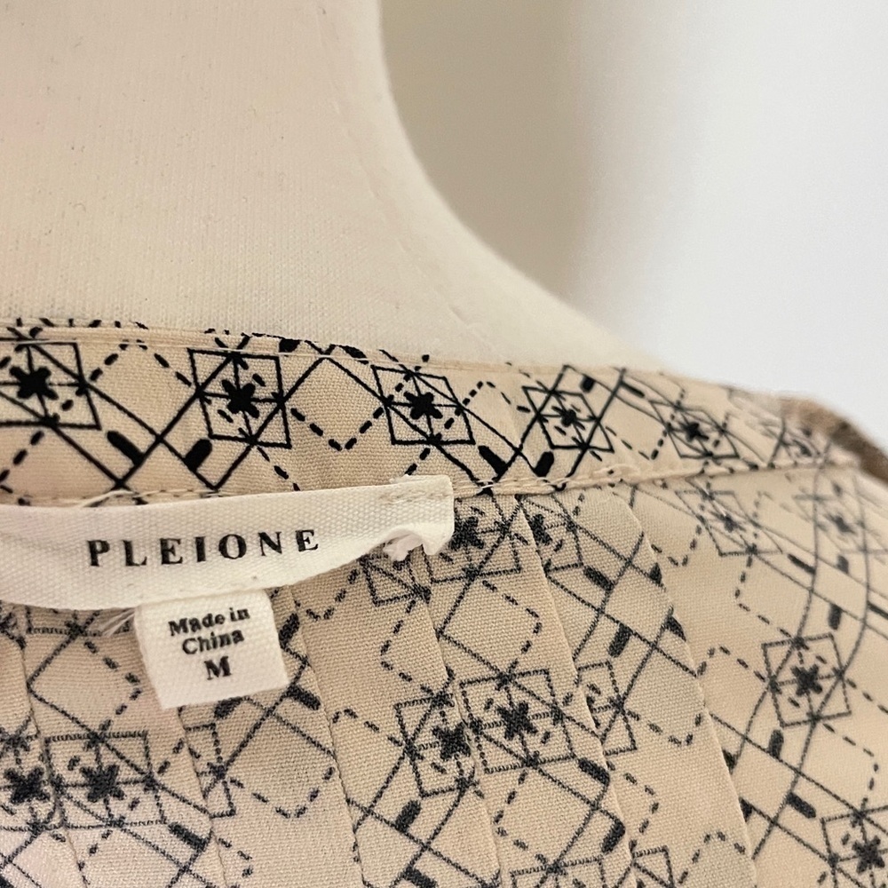 Pleione Geometric Cream & Black Geometric Print Blouse | Size M - Picture 4 of 11